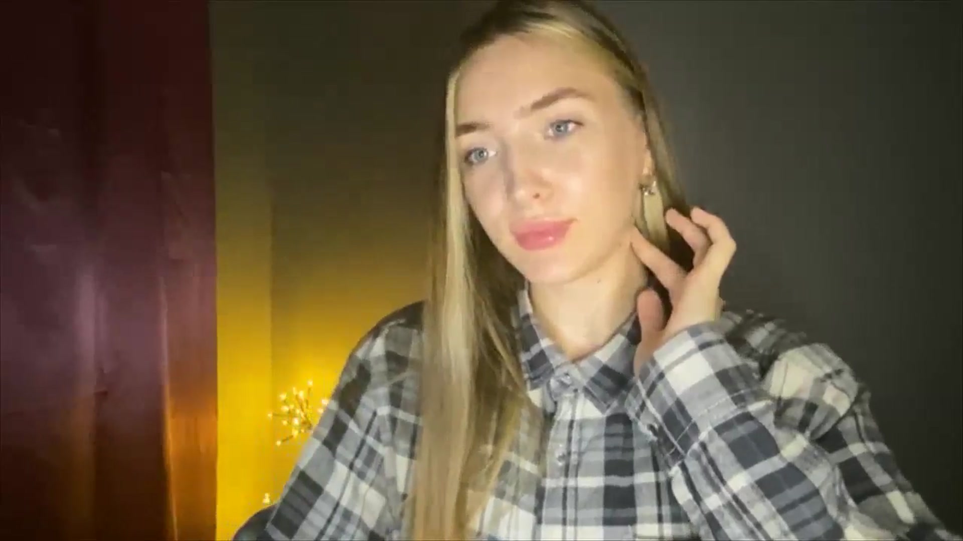 Gallery image thumbnail from My_Diana's myfreecams stream on, 08/07/2024, 18:32 image 8 of 20