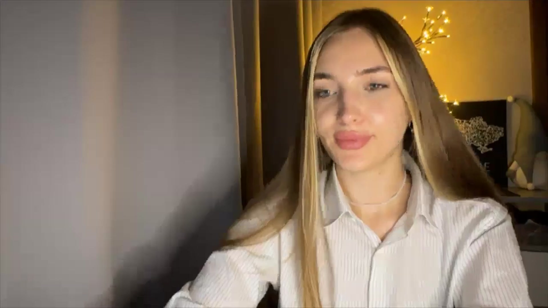 Gallery image thumbnail from My_Diana's myfreecams stream on, 08/25/2024, 20:56 image 17 of 20