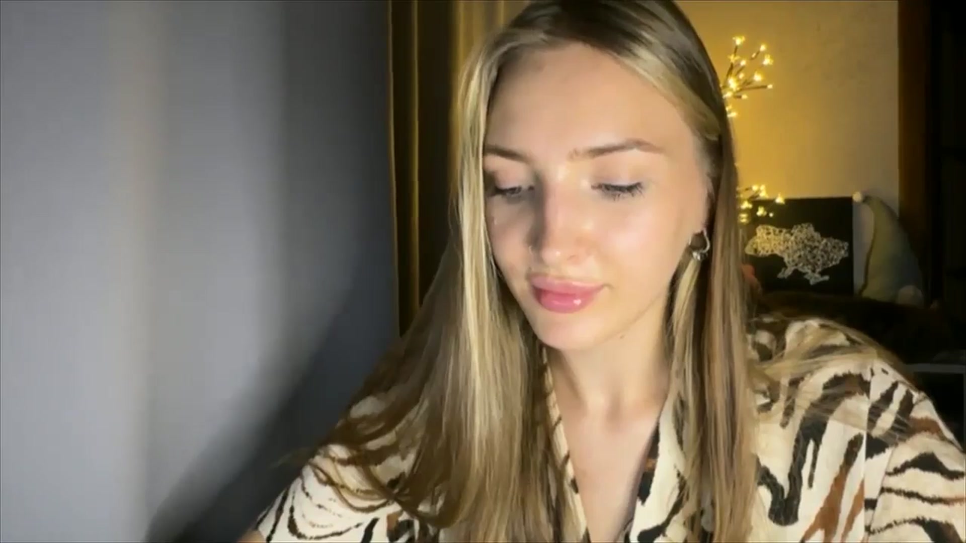 Gallery image thumbnail from My_Diana's myfreecams stream on, 08/28/2024, 18:48 image 17 of 20