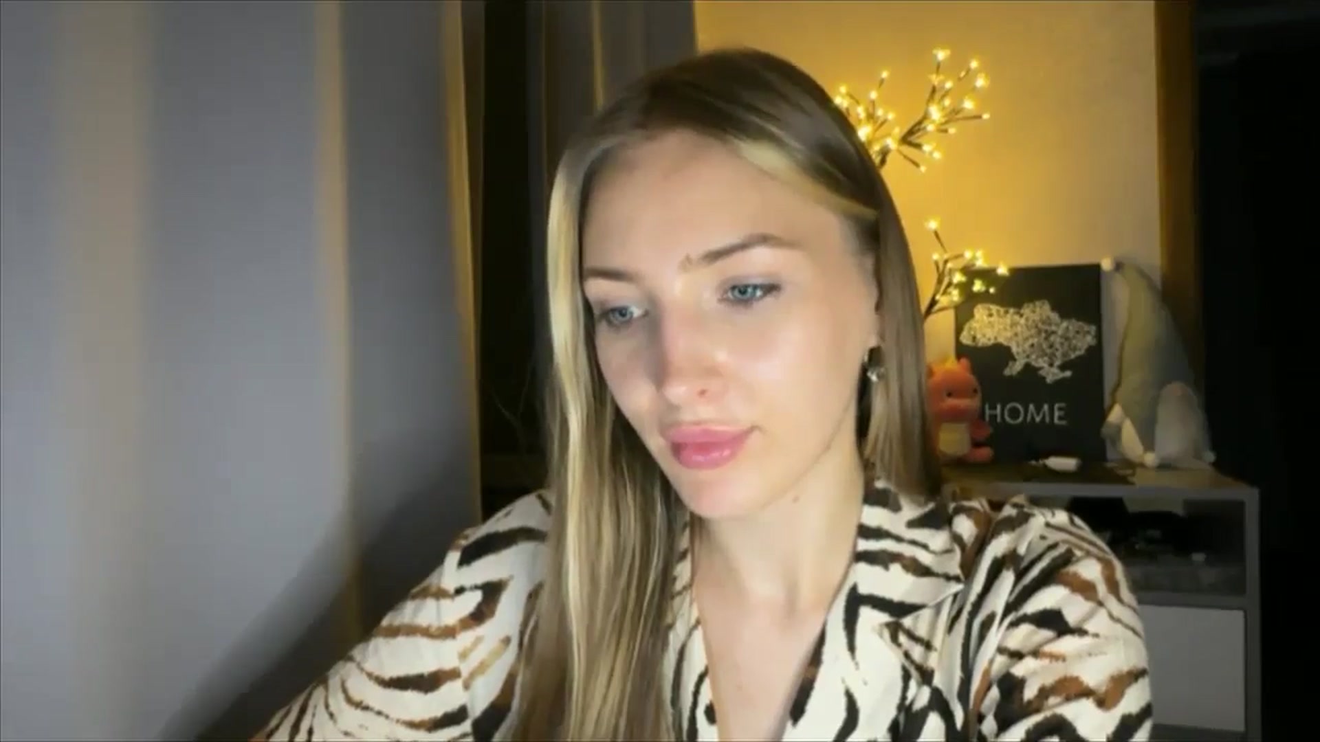 Gallery image thumbnail from My_Diana's myfreecams stream on, 08/28/2024, 22:34 image 16 of 20