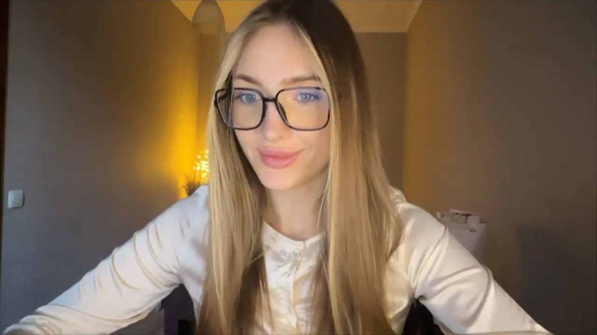 Gallery image thumbnail from My_Diana's myfreecams stream on, 08/29/2024, 16:45 image 15 of 20