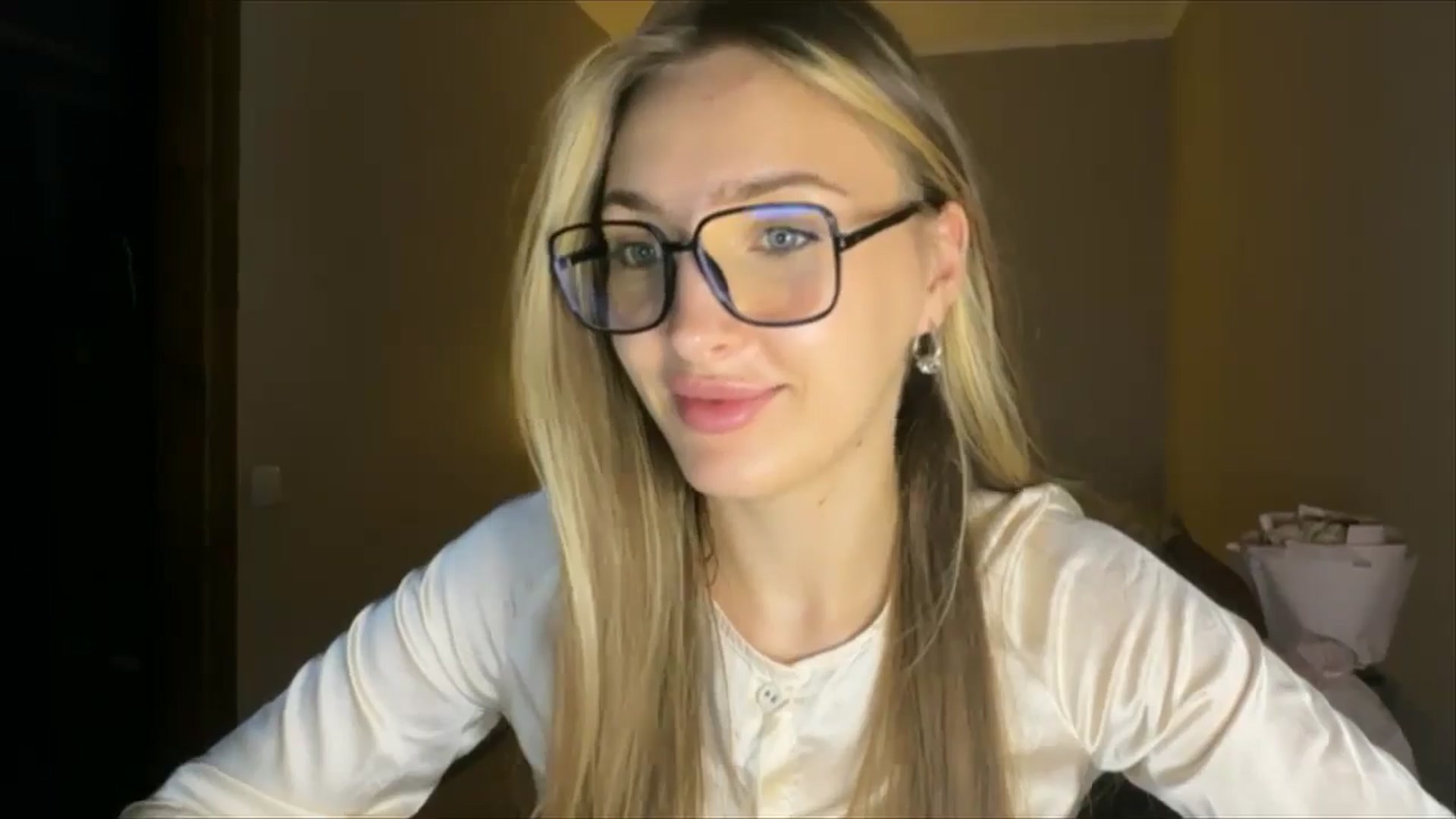 Gallery image thumbnail from My_Diana's myfreecams stream on, 08/29/2024, 21:20 image 19 of 20
