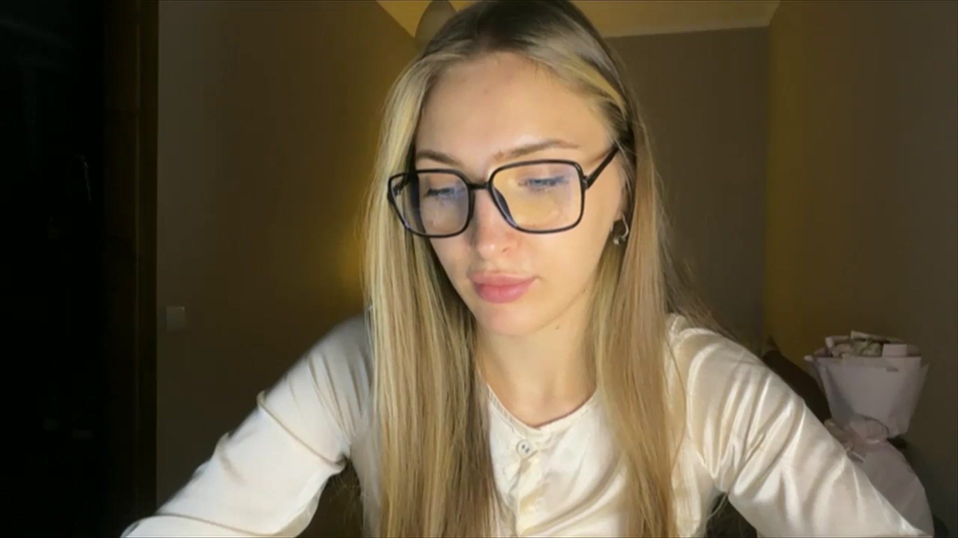 Gallery image thumbnail from My_Diana's myfreecams stream on, 08/29/2024, 21:20 image 18 of 20