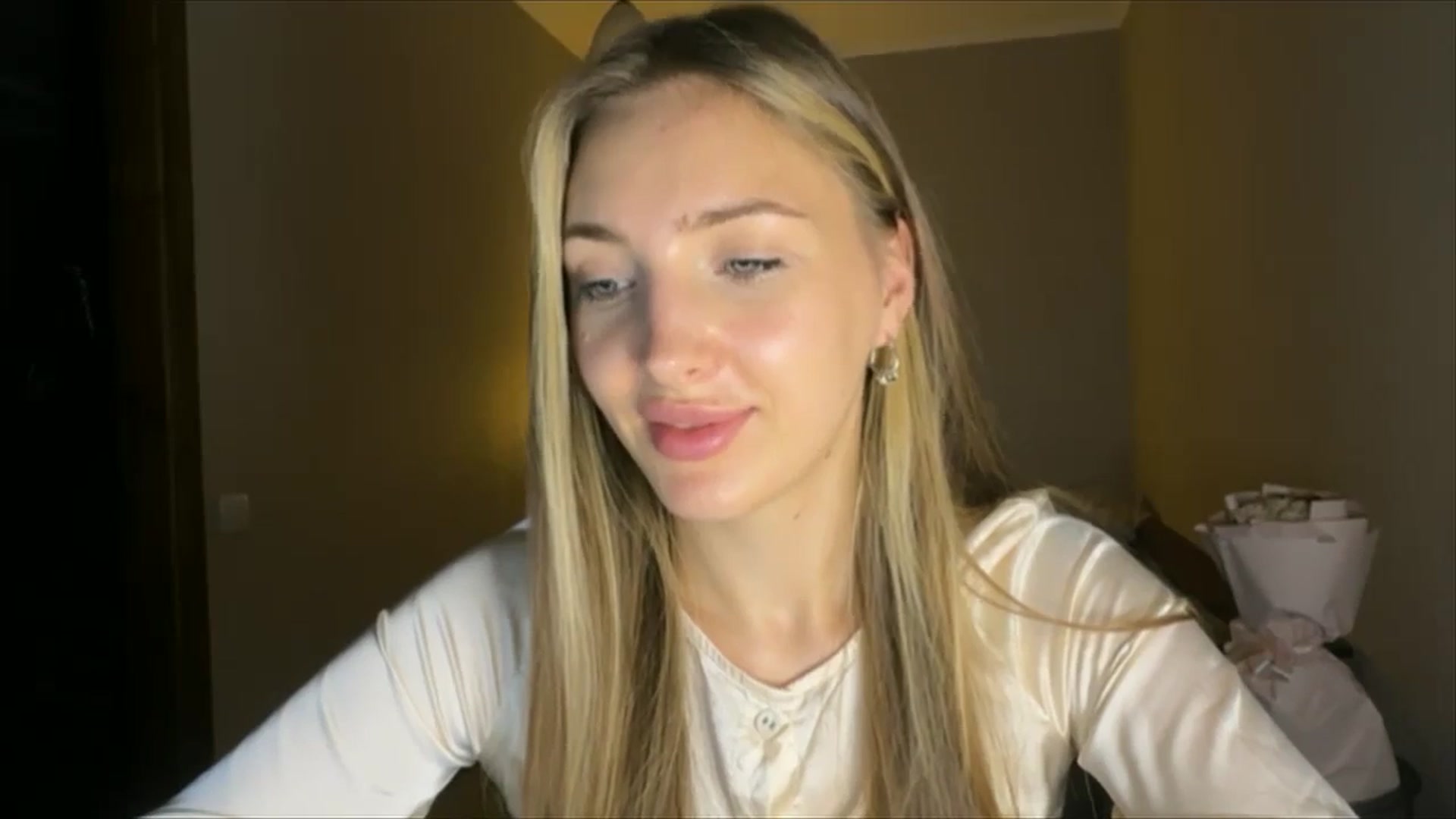 Gallery image thumbnail from My_Diana's myfreecams stream on, 08/29/2024, 21:20 image 16 of 20