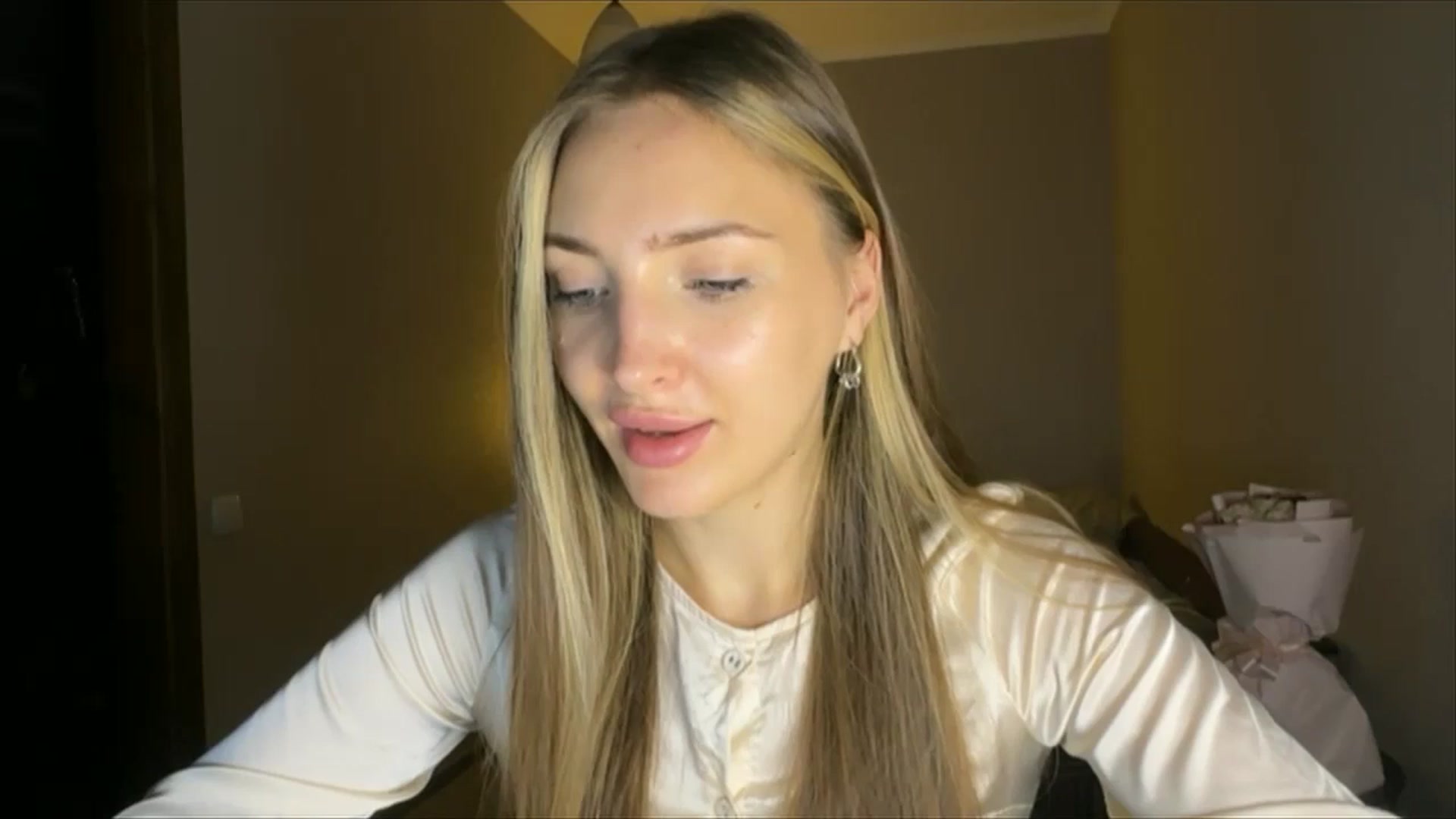 Gallery image thumbnail from My_Diana's myfreecams stream on, 08/29/2024, 21:20 image 15 of 20