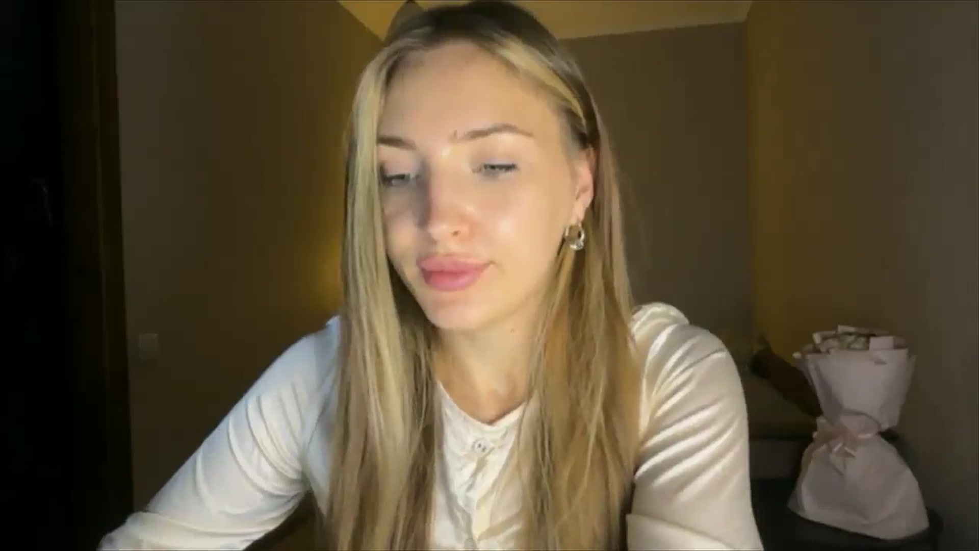 Gallery image thumbnail from My_Diana's myfreecams stream on, 08/29/2024, 21:20 image 14 of 20