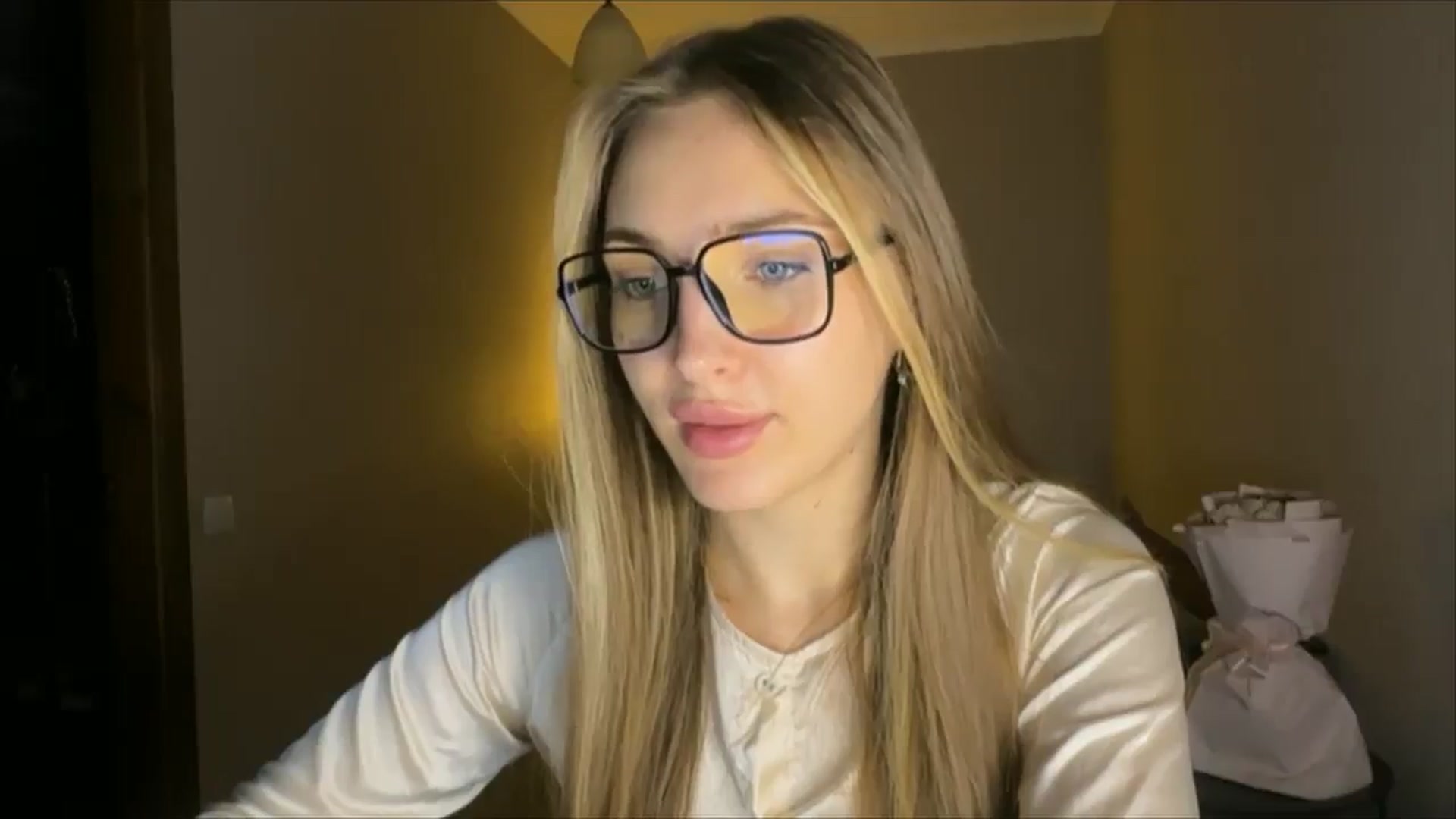 Gallery image thumbnail from My_Diana's myfreecams stream on, 08/29/2024, 21:20 image 10 of 20