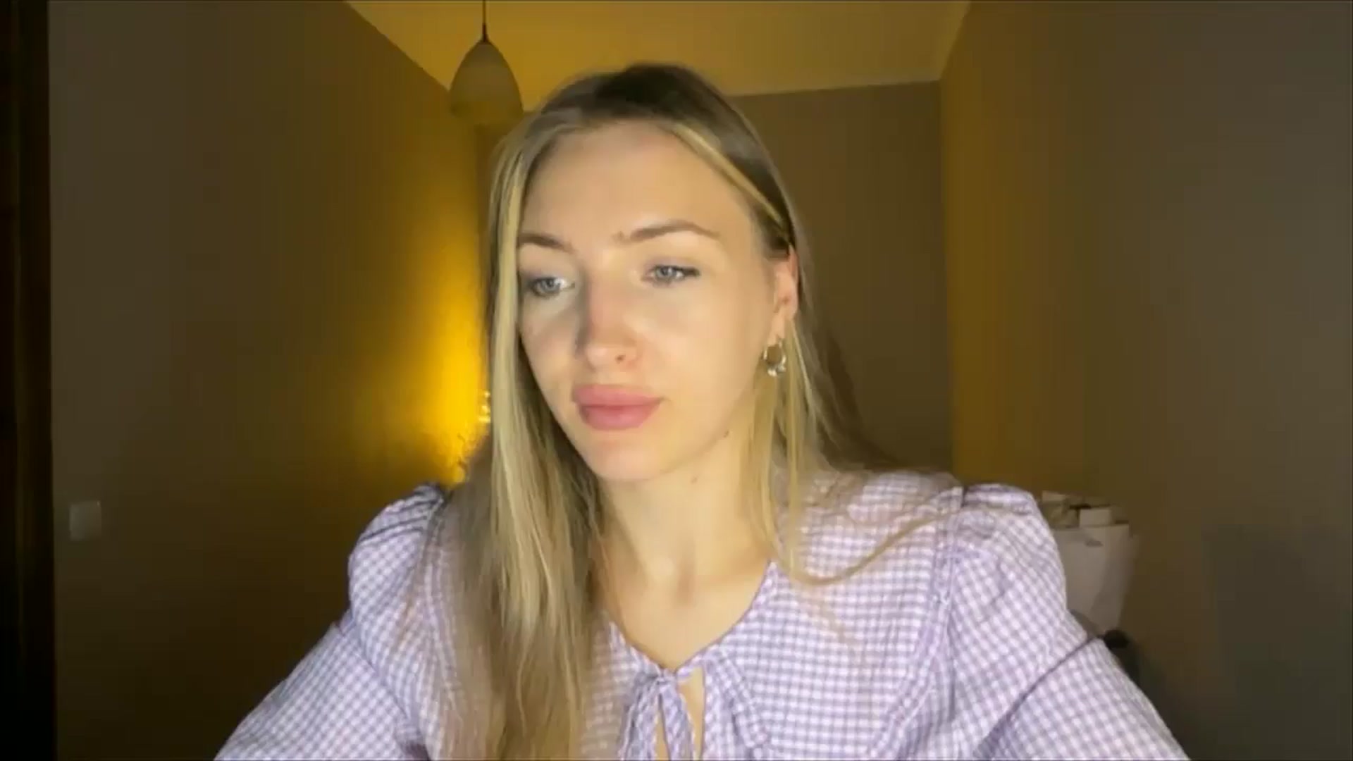 Gallery image thumbnail from My_Diana's myfreecams stream on, 08/30/2024, 17:40 image 4 of 20