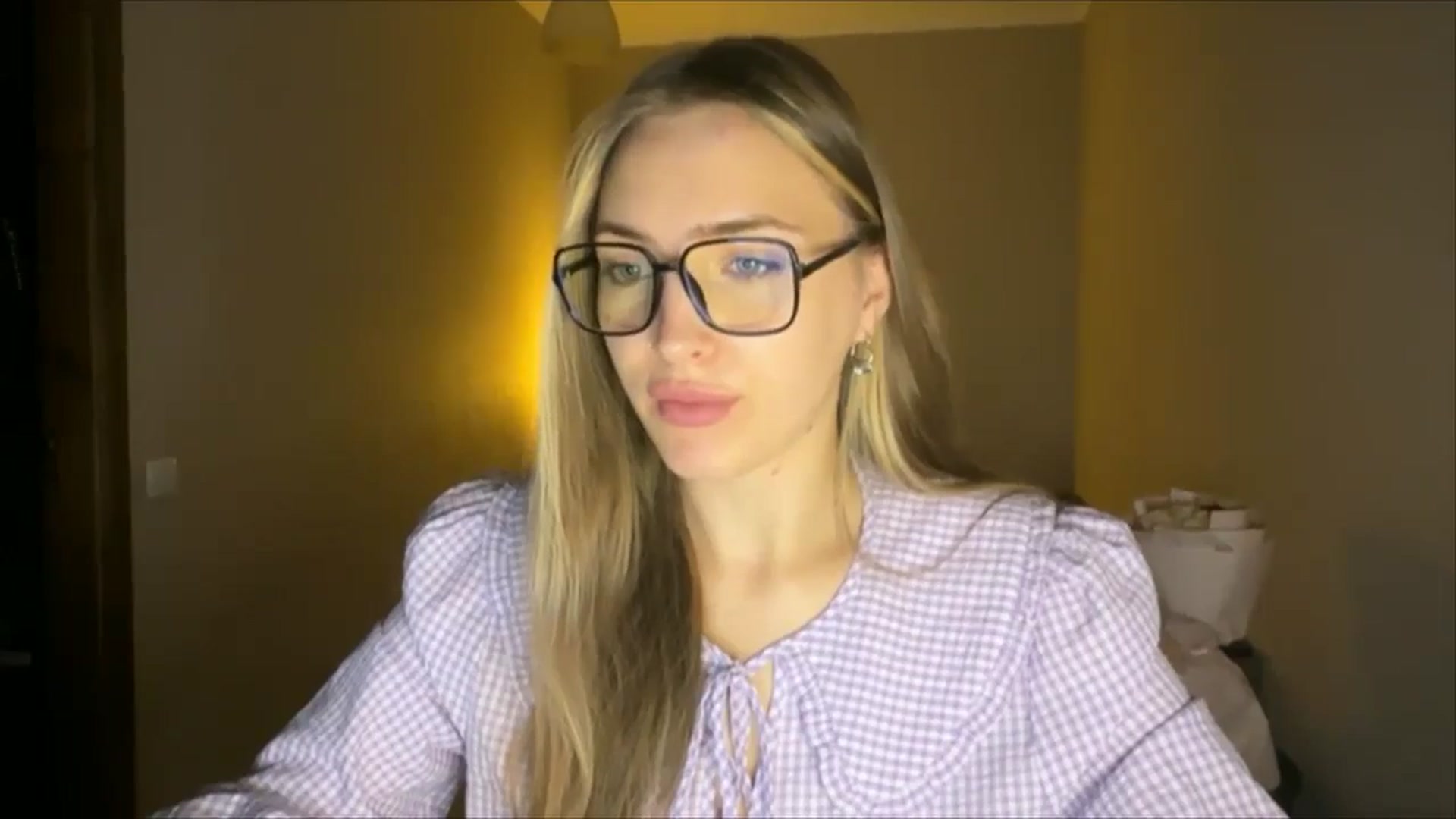 Gallery image thumbnail from My_Diana's myfreecams stream on, 08/30/2024, 17:40 image 11 of 20