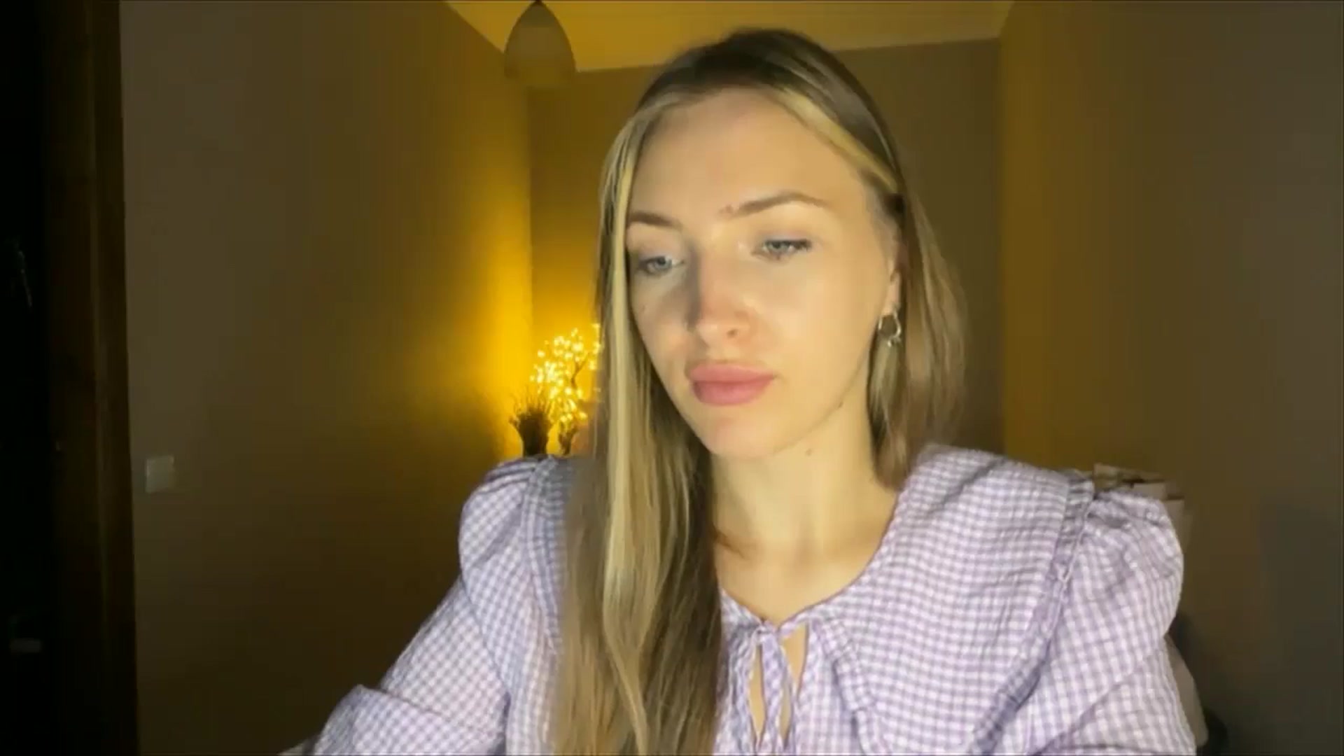 Gallery image thumbnail from My_Diana's myfreecams stream on, 08/30/2024, 18:40 image 12 of 20