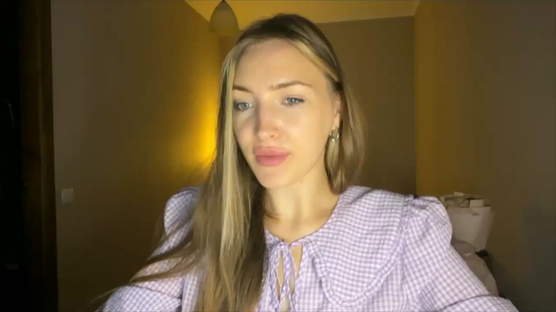 Gallery image thumbnail from My_Diana's myfreecams stream on, 08/30/2024, 18:40 image 9 of 20