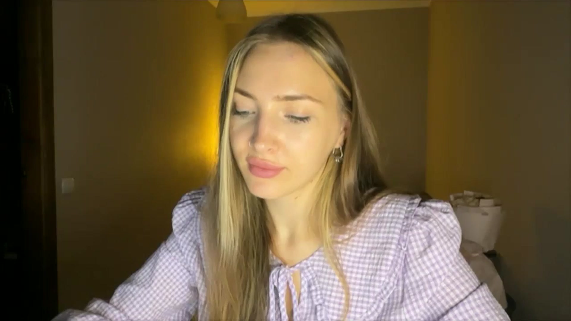 Gallery image thumbnail from My_Diana's myfreecams stream on, 08/30/2024, 18:40 image 1 of 20