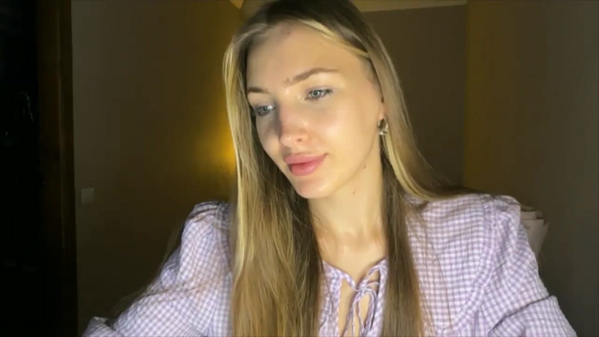 Gallery image thumbnail from My_Diana's myfreecams stream on, 08/30/2024, 21:48 image 19 of 20