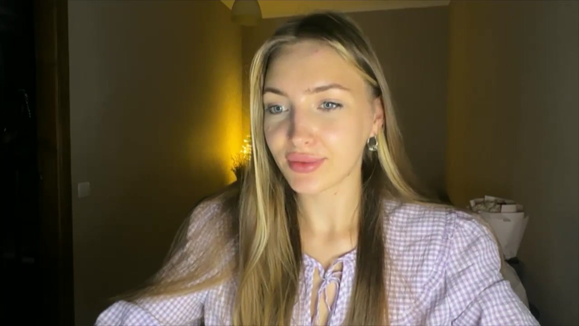 Gallery image thumbnail from My_Diana's myfreecams stream on, 08/30/2024, 21:48 image 9 of 20