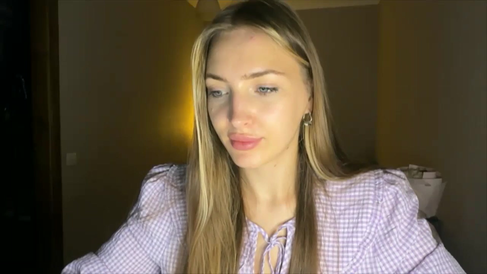 Gallery image thumbnail from My_Diana's myfreecams stream on, 08/30/2024, 21:48 image 18 of 20