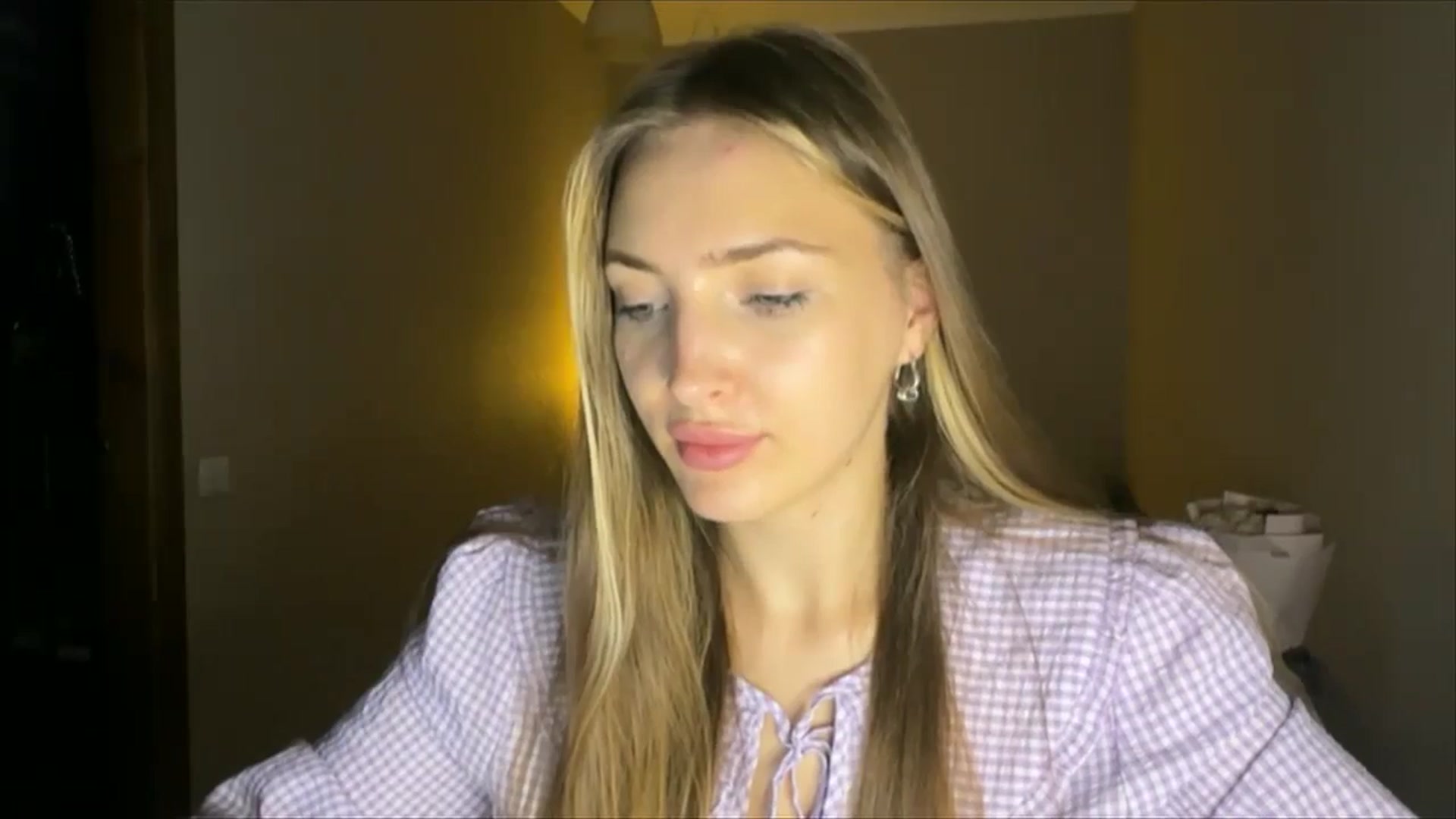 Gallery image thumbnail from My_Diana's myfreecams stream on, 08/30/2024, 21:48 image 15 of 20