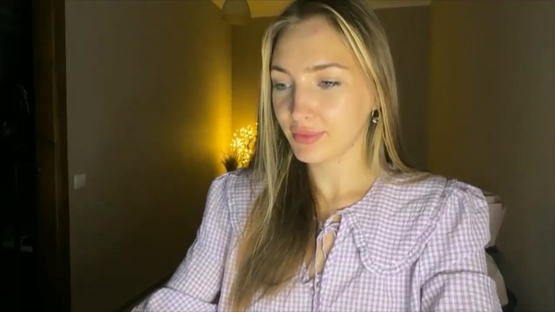 Gallery image thumbnail from My_Diana's myfreecams stream on, 08/30/2024, 21:48 image 3 of 20