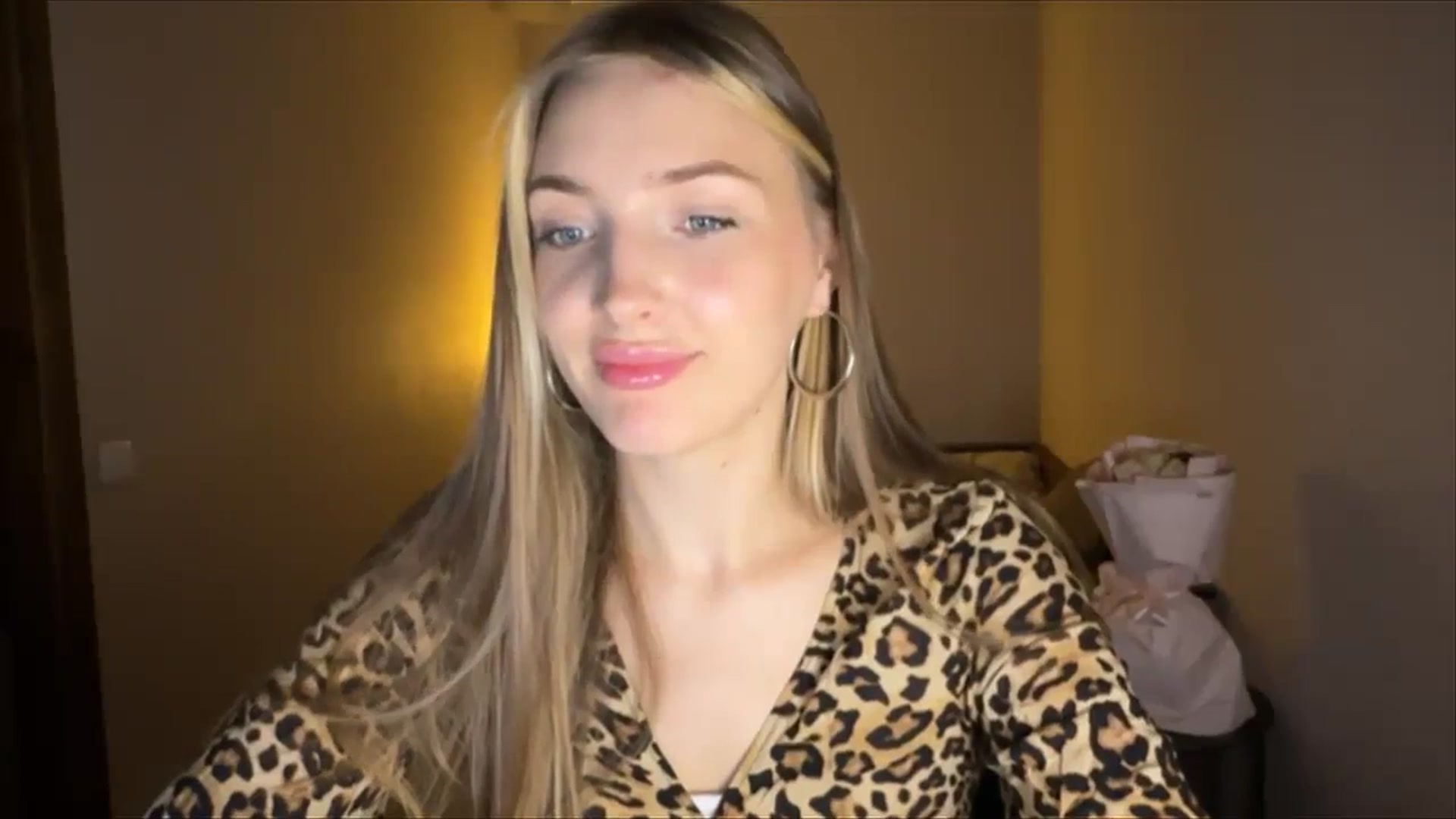 Gallery image thumbnail from My_Diana's myfreecams stream on, 08/31/2024, 18:40 image 17 of 20