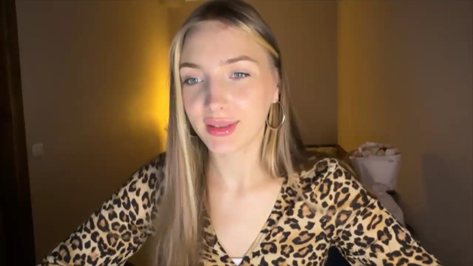 Gallery image thumbnail from My_Diana's myfreecams stream on, 08/31/2024, 18:40 image 20 of 20