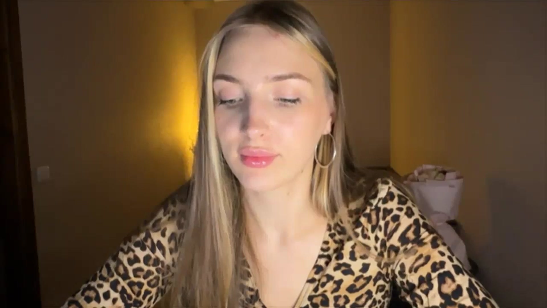 Gallery image thumbnail from My_Diana's myfreecams stream on, 08/31/2024, 18:40 image 18 of 20