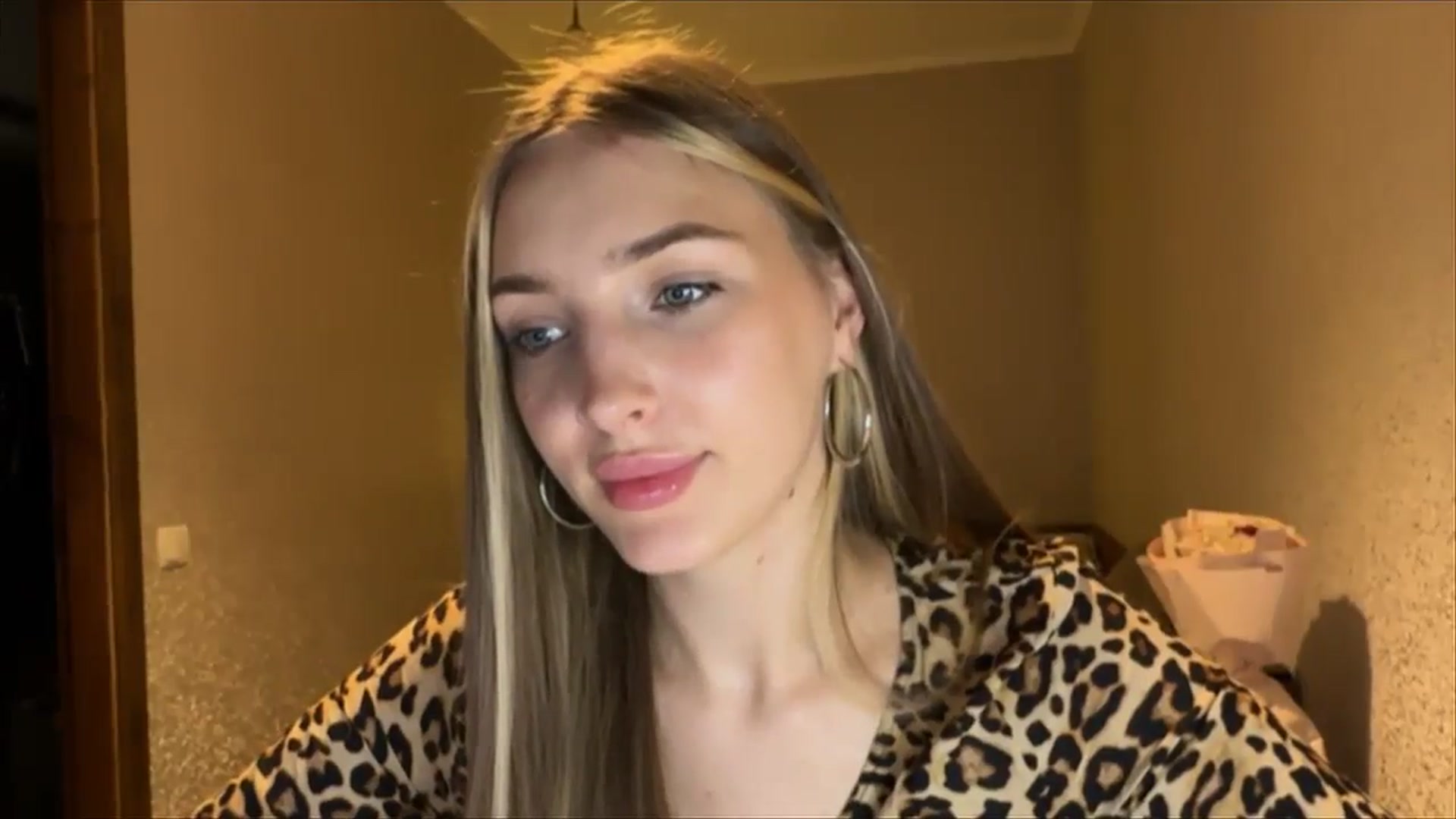 Gallery image thumbnail from My_Diana's myfreecams stream on, 08/31/2024, 19:00 image 13 of 20