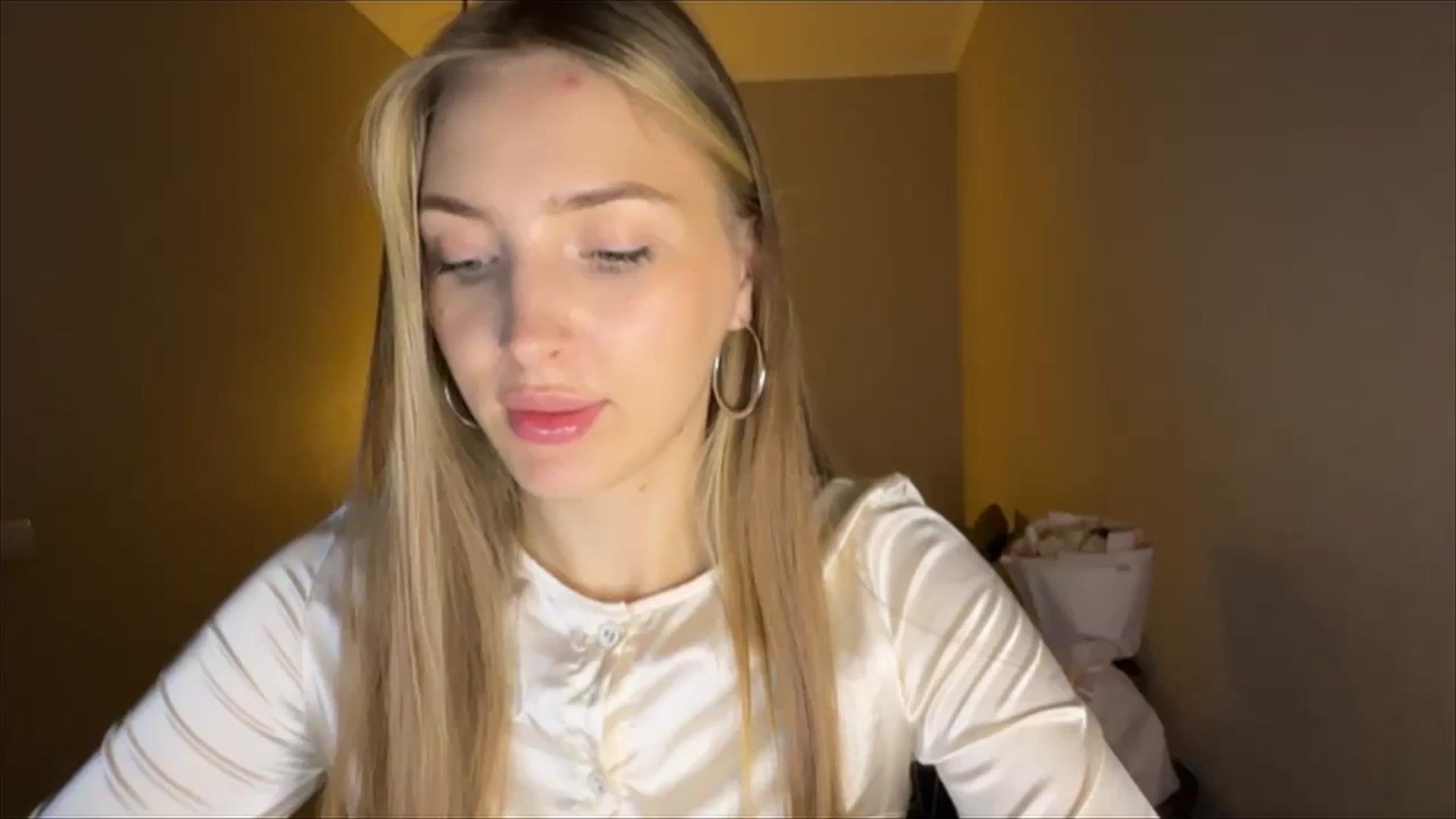Gallery image thumbnail from My_Diana's myfreecams stream on, 08/31/2024, 22:33 image 7 of 20