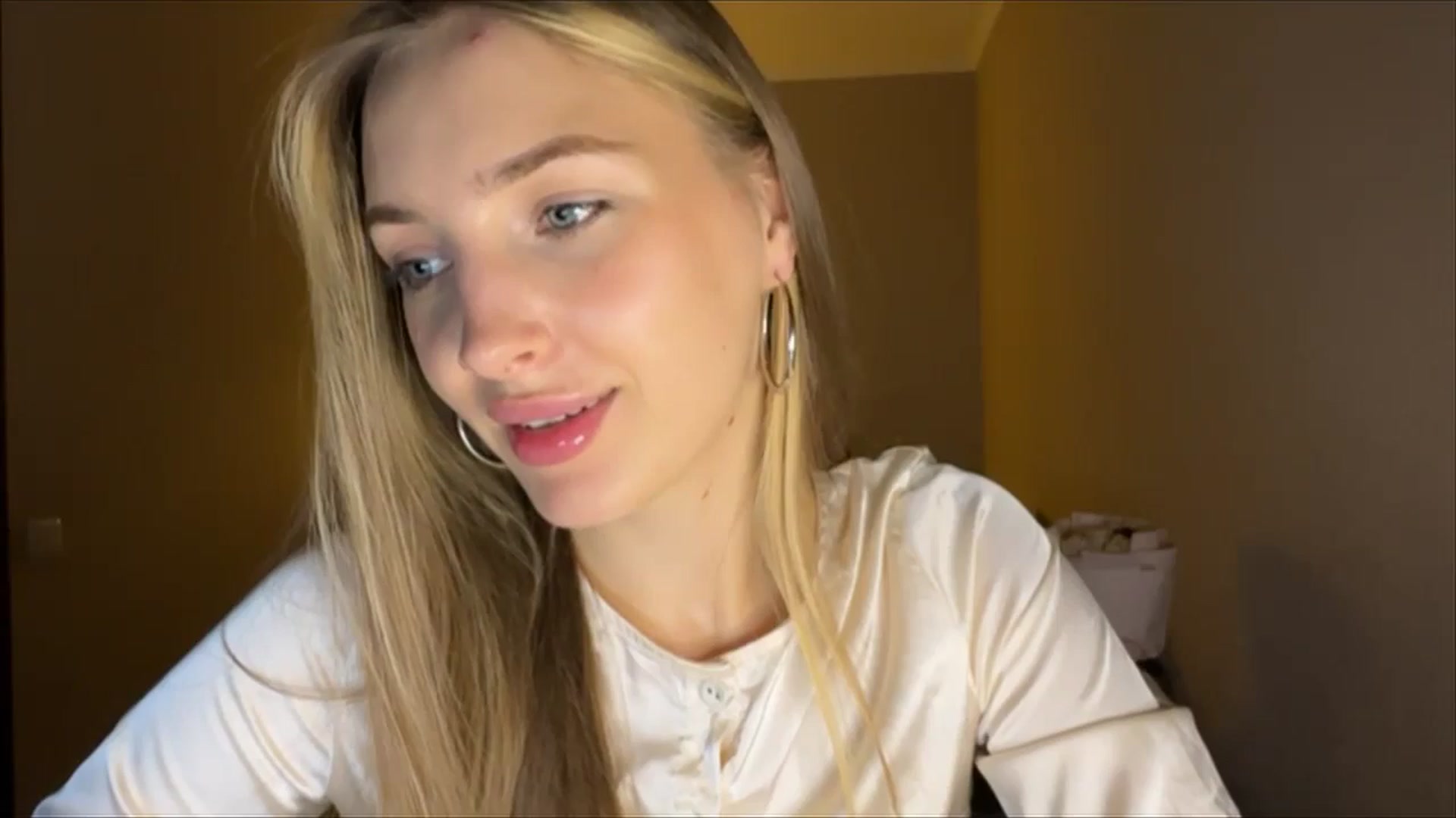 Gallery image thumbnail from My_Diana's myfreecams stream on, 08/31/2024, 22:33 image 5 of 20
