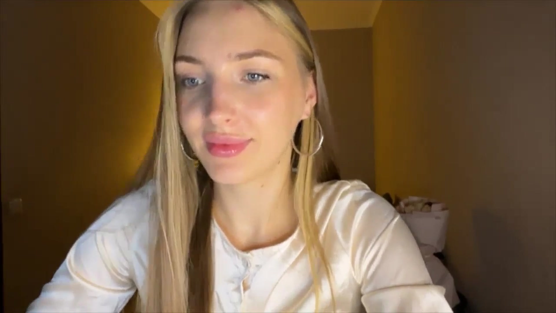 Gallery image thumbnail from My_Diana's myfreecams stream on, 08/31/2024, 22:33 image 6 of 20