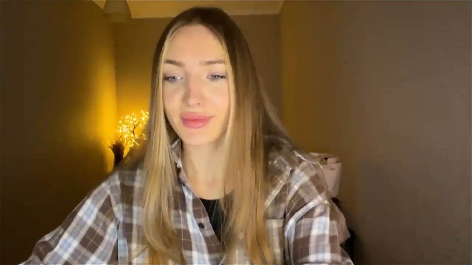 Gallery image thumbnail from My_Diana's myfreecams stream on, 09/01/2024, 19:41 image 6 of 20