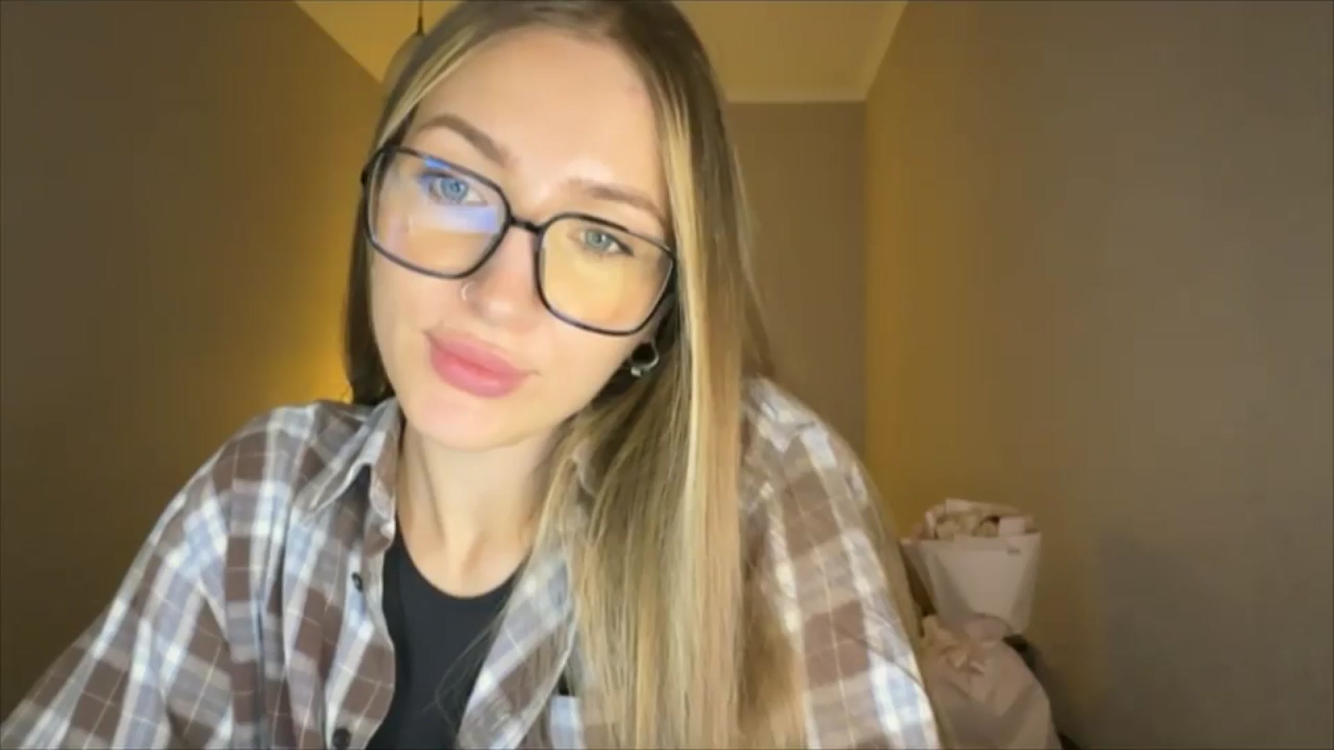 Gallery image thumbnail from My_Diana's myfreecams stream on, 09/01/2024, 20:46 image 12 of 20