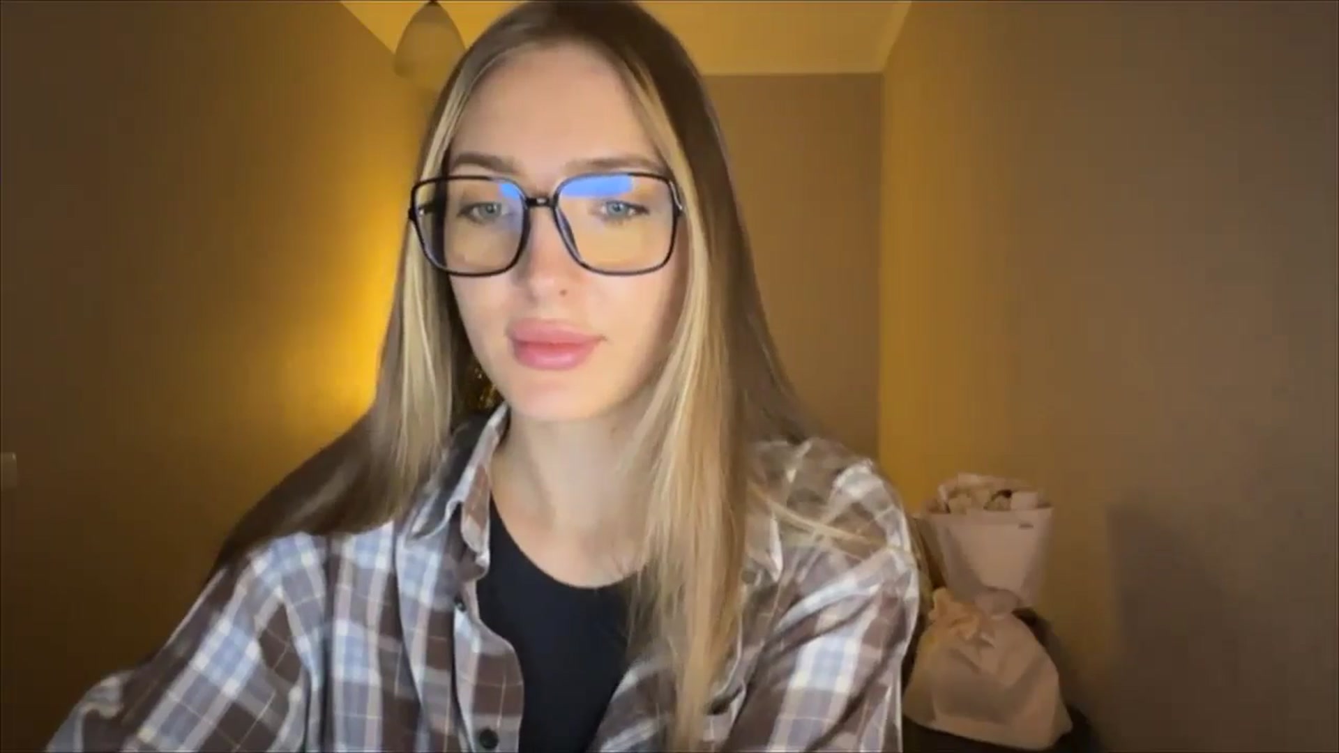 Gallery image thumbnail from My_Diana's myfreecams stream on, 09/01/2024, 20:46 image 14 of 20