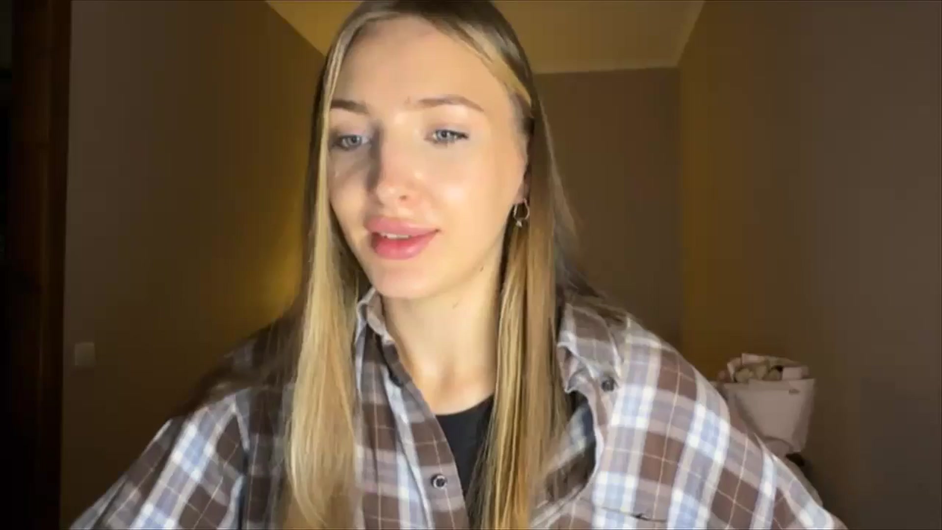 Gallery image thumbnail from My_Diana's myfreecams stream on, 09/01/2024, 21:46 image 11 of 20