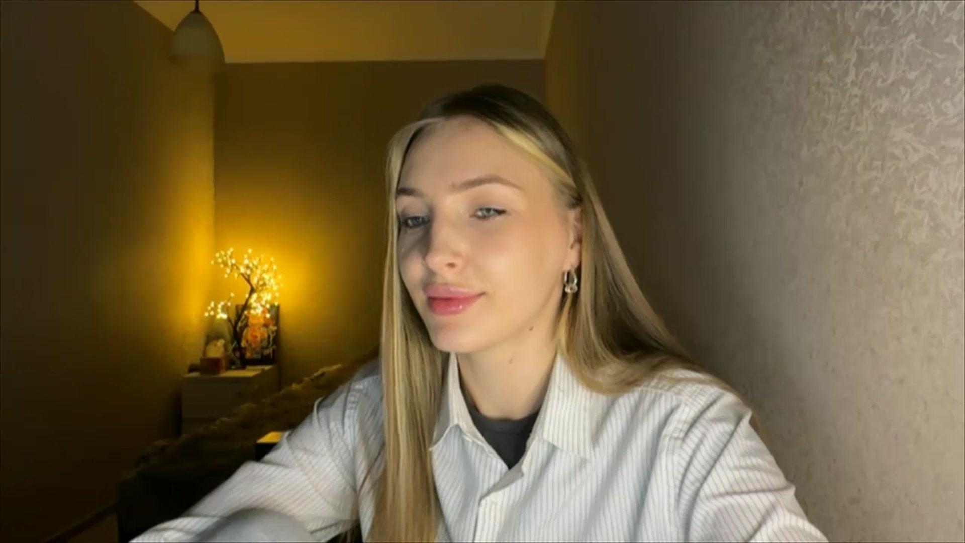 Gallery image thumbnail from My_Diana's myfreecams stream on, 09/04/2024, 20:52 image 12 of 20