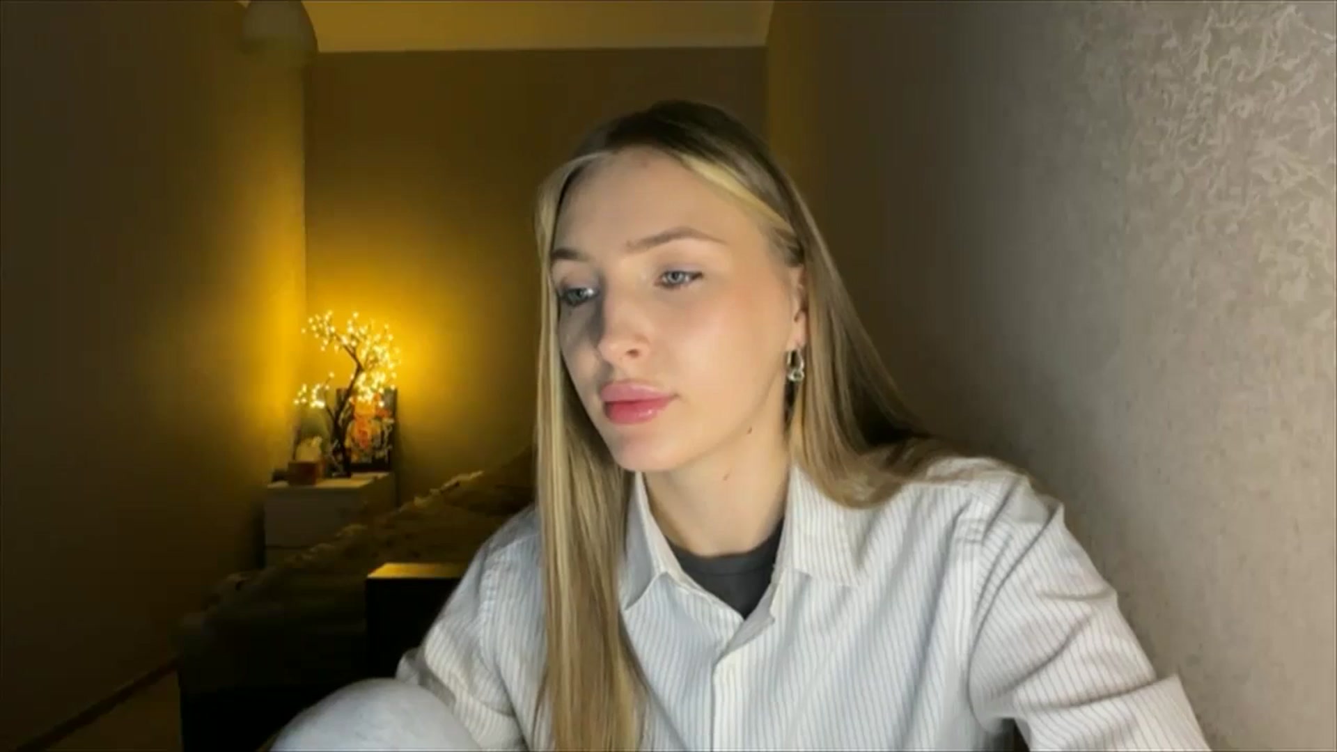 Gallery image thumbnail from My_Diana's myfreecams stream on, 09/04/2024, 20:52 image 14 of 20