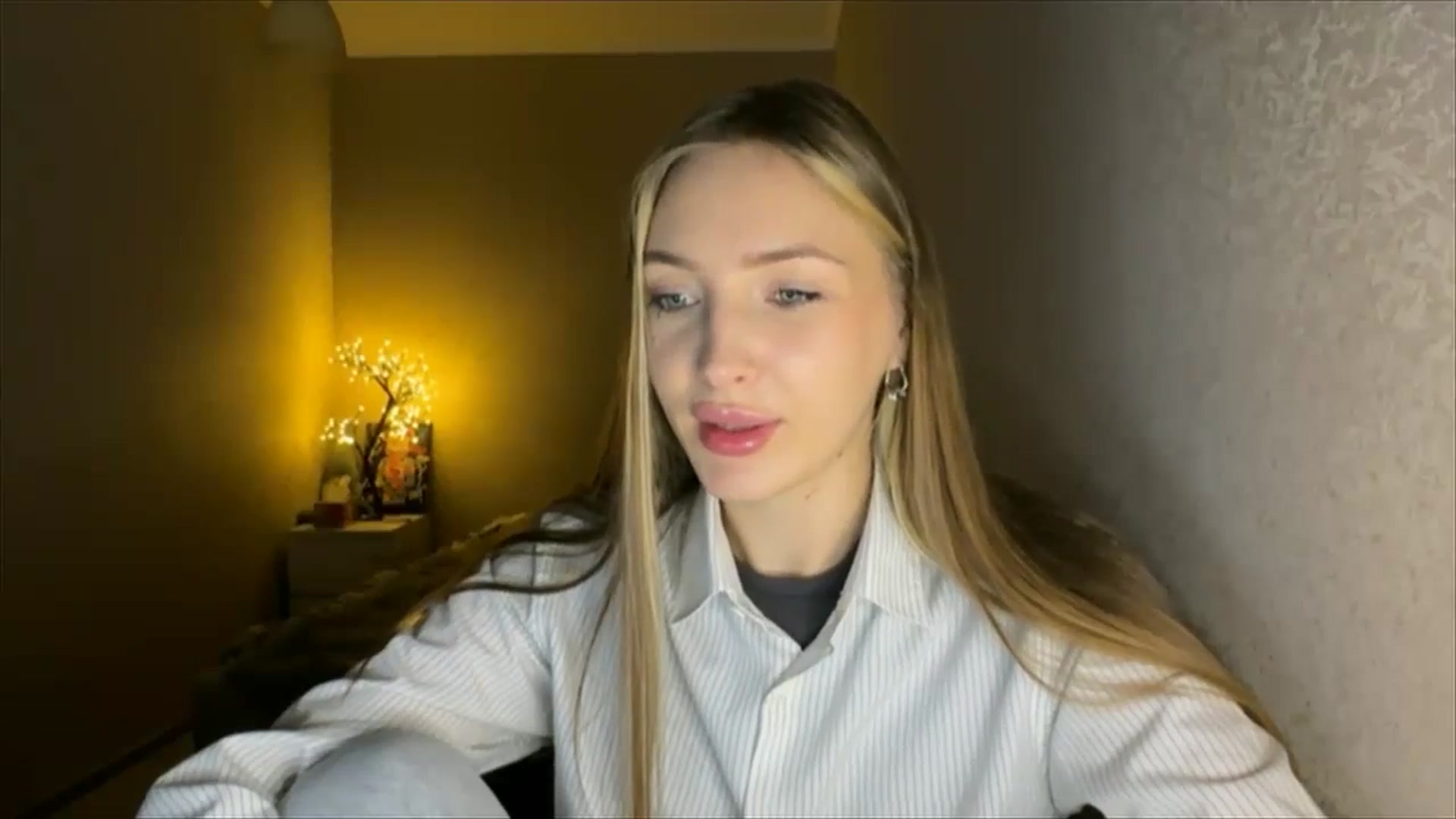 Gallery image thumbnail from My_Diana's myfreecams stream on, 09/04/2024, 20:52 image 15 of 20