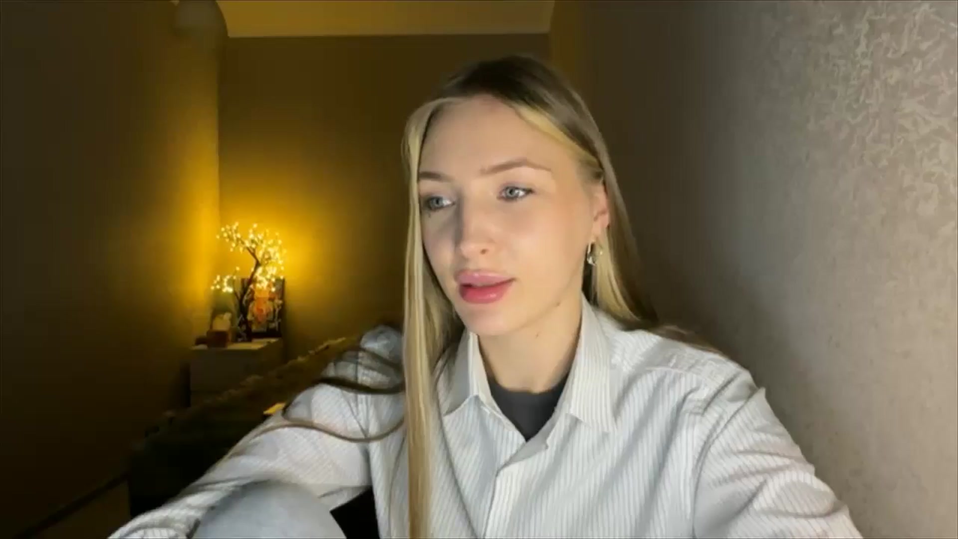 Gallery image thumbnail from My_Diana's myfreecams stream on, 09/04/2024, 20:52 image 16 of 20
