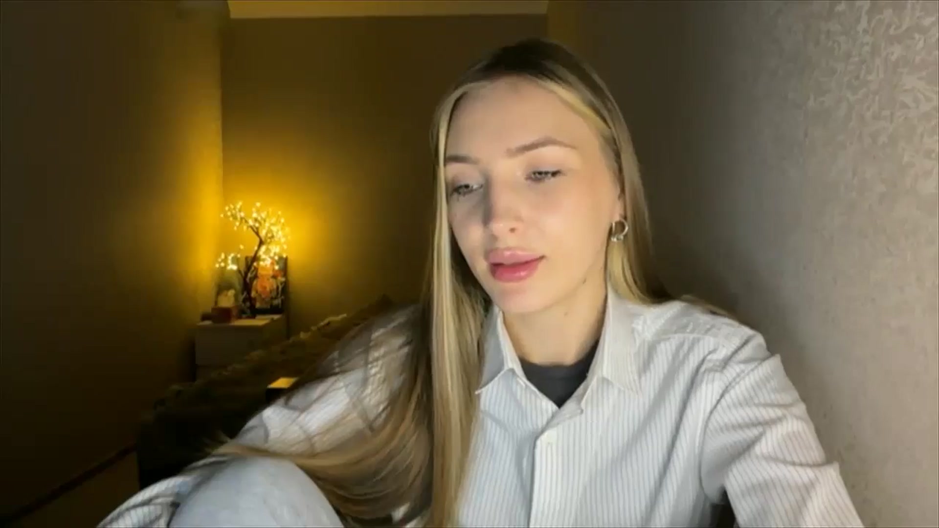 Gallery image thumbnail from My_Diana's myfreecams stream on, 09/04/2024, 20:52 image 19 of 20