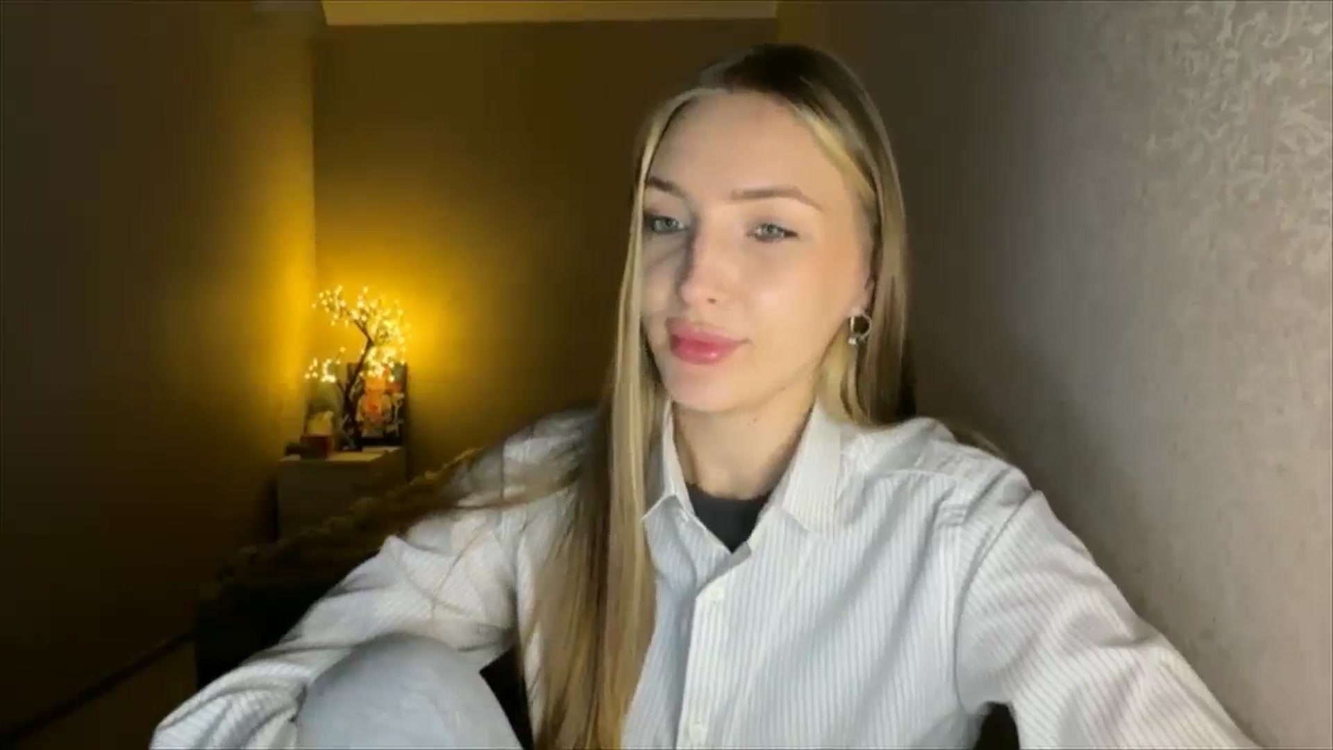Gallery image thumbnail from My_Diana's myfreecams stream on, 09/04/2024, 20:52 image 20 of 20