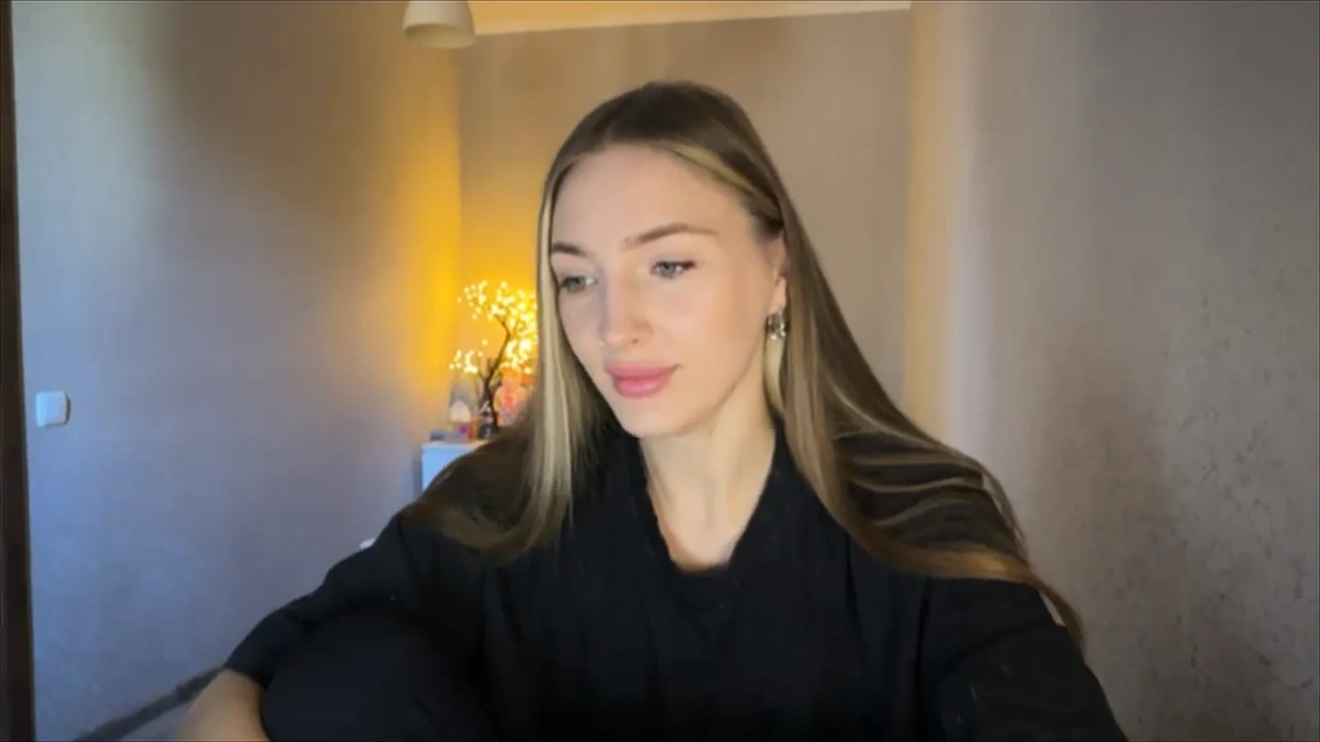 Gallery image thumbnail from My_Diana's myfreecams stream on, 09/07/2024, 13:18 image 6 of 20