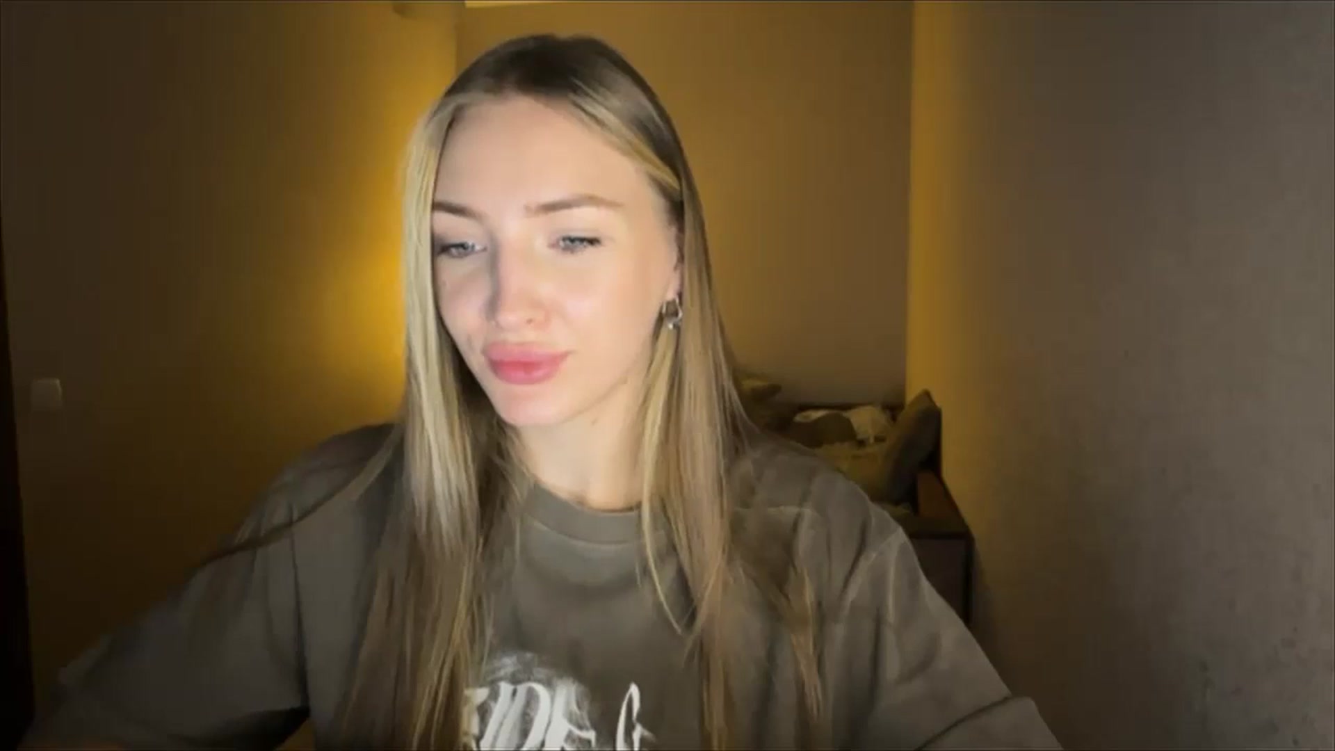 Gallery image thumbnail from My_Diana's myfreecams stream on, 09/08/2024, 19:21 image 19 of 20
