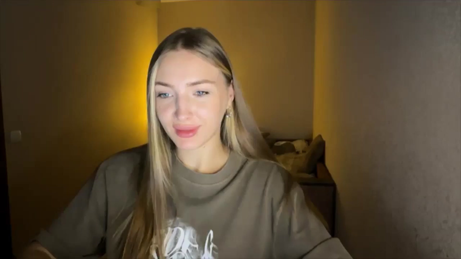 Gallery image thumbnail from My_Diana's myfreecams stream on, 09/08/2024, 19:21 image 11 of 20