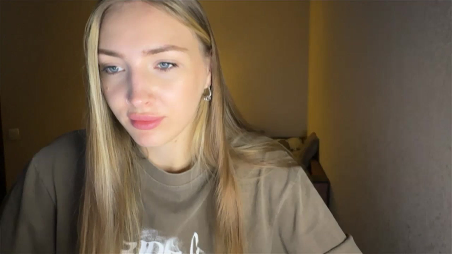 Gallery image thumbnail from My_Diana's myfreecams stream on, 09/08/2024, 19:21 image 1 of 20
