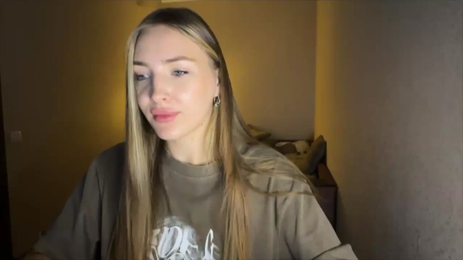 Gallery image thumbnail from My_Diana's myfreecams stream on, 09/08/2024, 19:21 image 5 of 20