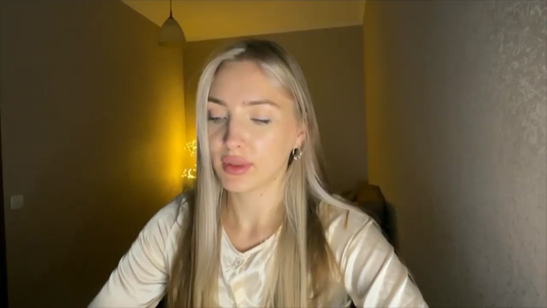 Gallery image thumbnail from My_Diana's myfreecams stream on, 09/11/2024, 20:21 image 1 of 20