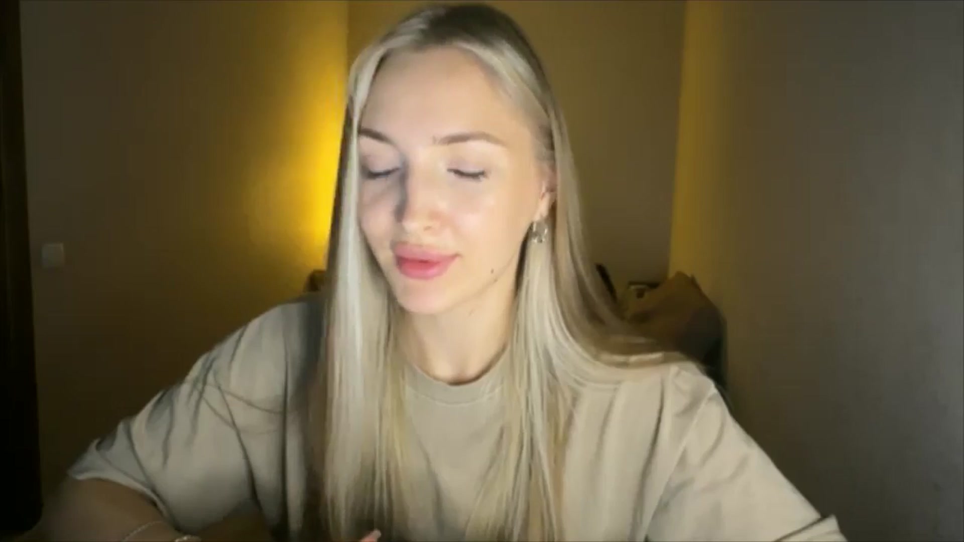 Gallery image thumbnail from My_Diana's myfreecams stream on, 09/13/2024, 20:41 image 19 of 20