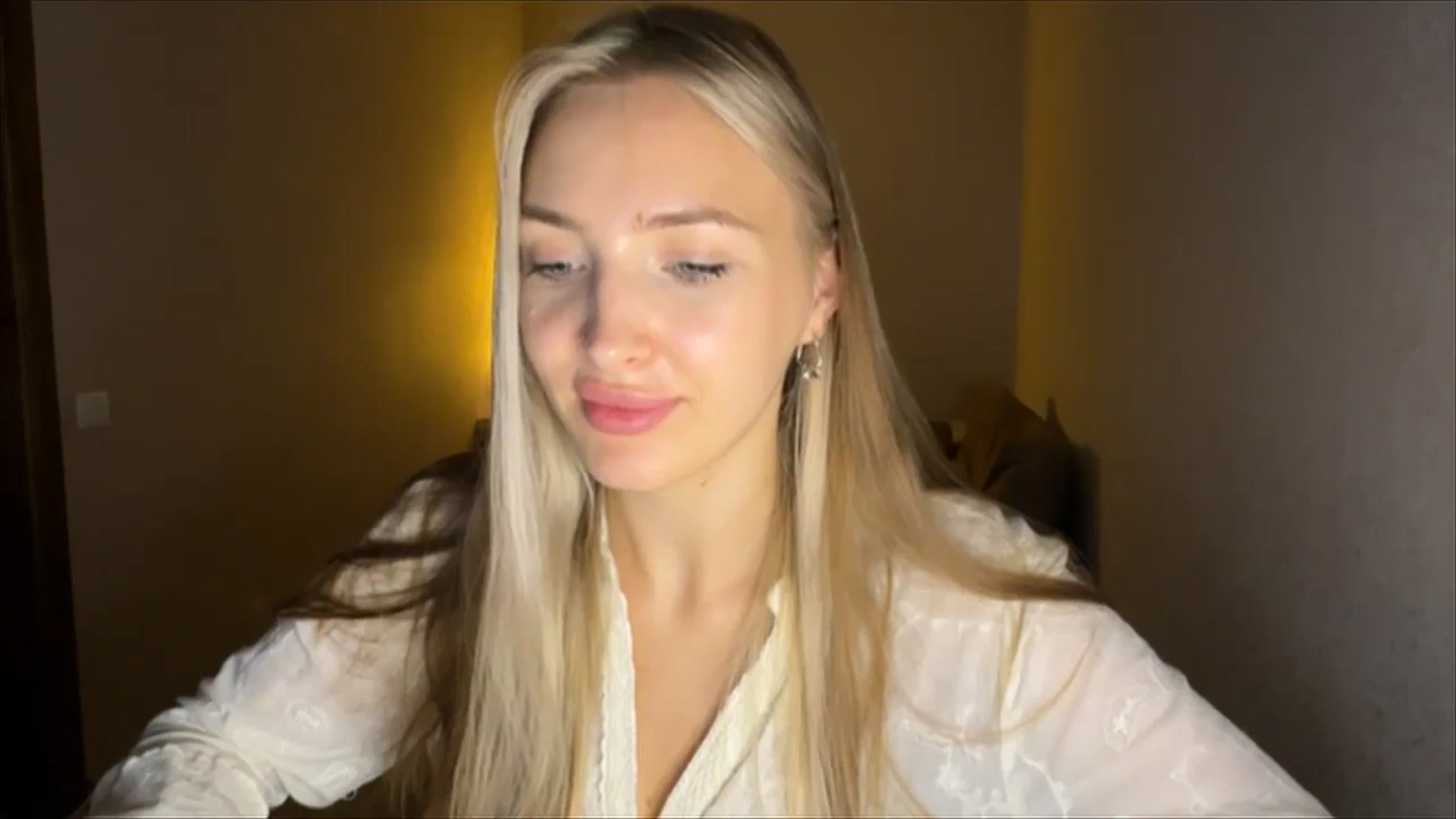 Gallery image thumbnail from My_Diana's myfreecams stream on, 09/14/2024, 19:47 image 14 of 20