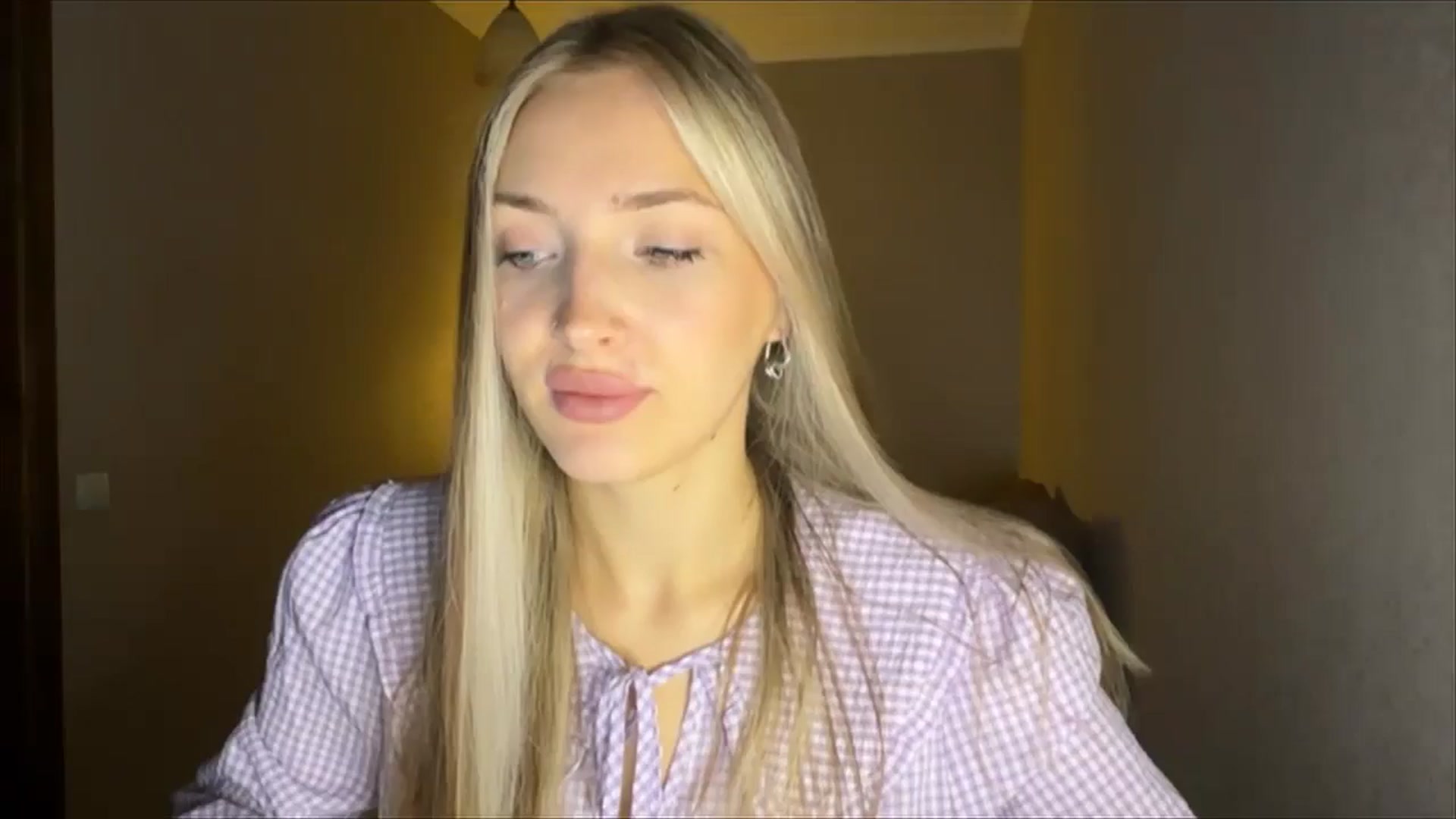 Gallery image thumbnail from My_Diana's myfreecams stream on, 09/15/2024, 18:27 image 7 of 20