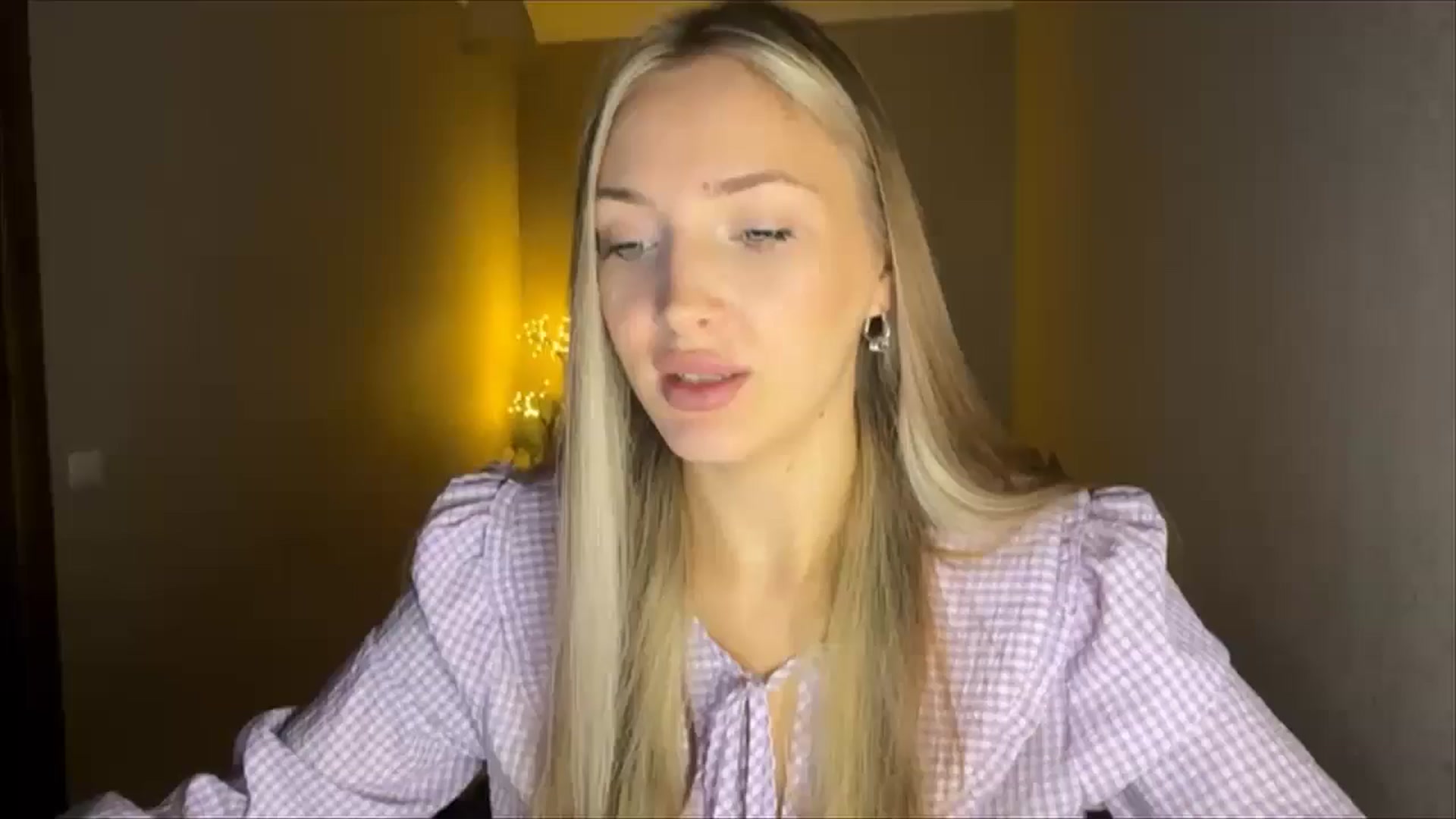Gallery image thumbnail from My_Diana's myfreecams stream on, 09/15/2024, 19:02 image 17 of 20