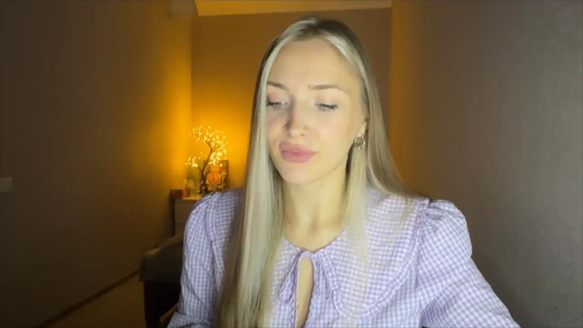 Gallery image thumbnail from My_Diana's myfreecams stream on, 09/15/2024, 20:09 image 16 of 20