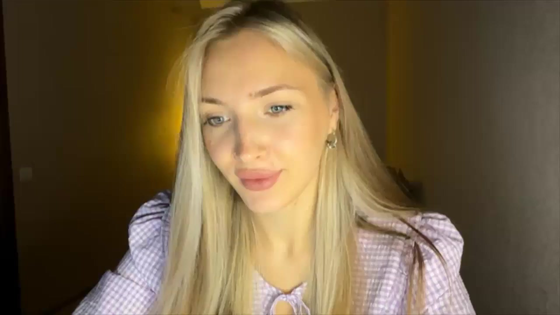 Gallery image thumbnail from My_Diana's myfreecams stream on, 09/15/2024, 20:09 image 7 of 20